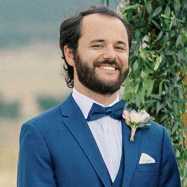 Headshot Photo of Jeffrey